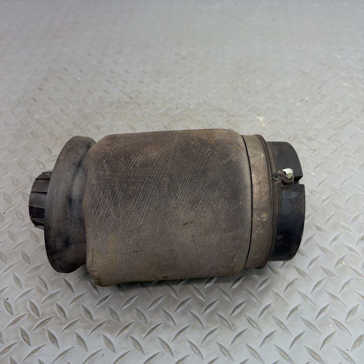 13-16 Mercedes GL450 GL550 X166 Rear LH Air Spring Bag Suspension 1643200925 OEM