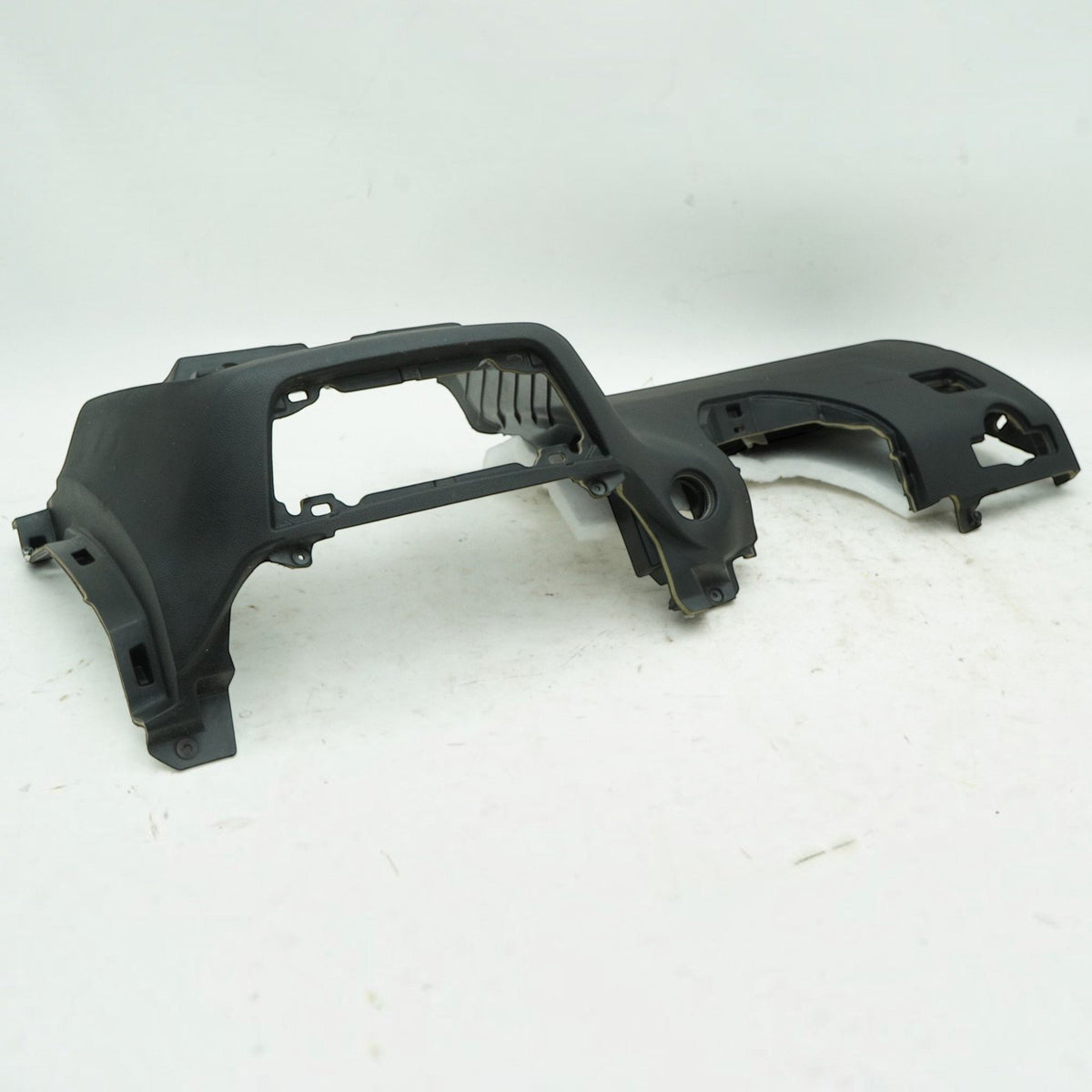 17-19 Mercedes GLS63 GLS550 GLS450 X166 Lower Dash Panel Trim A1668600102 OEM