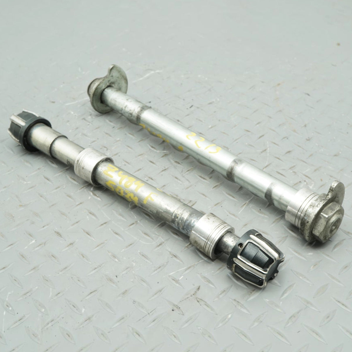 12-13 Harley Electra Glide Classic FLHTC Wheel Axle Shaft Bolt Set of 2 OEM