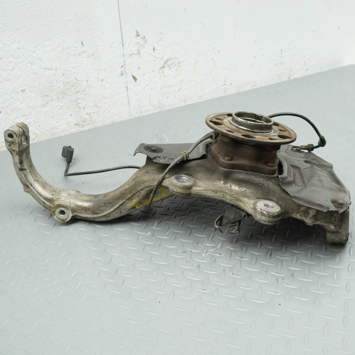 14-20 Mercedes S550 S400 W222 4matic Front RH Spindle Knuckle A2224211020 OEM