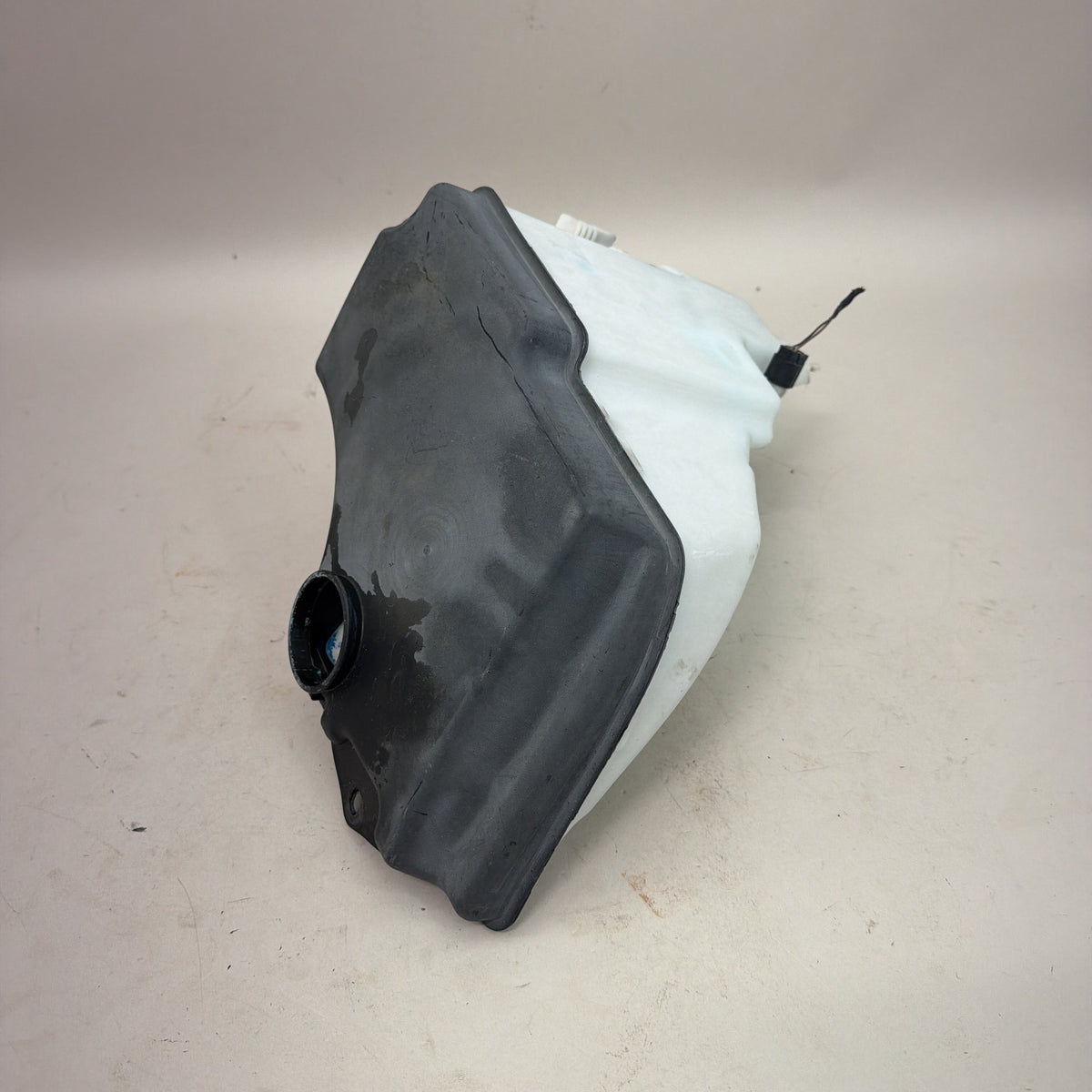00-06 BMW 323 325 330 E46 Windshield Washer Fluid Reservoir Tank 61667007970 OEM
