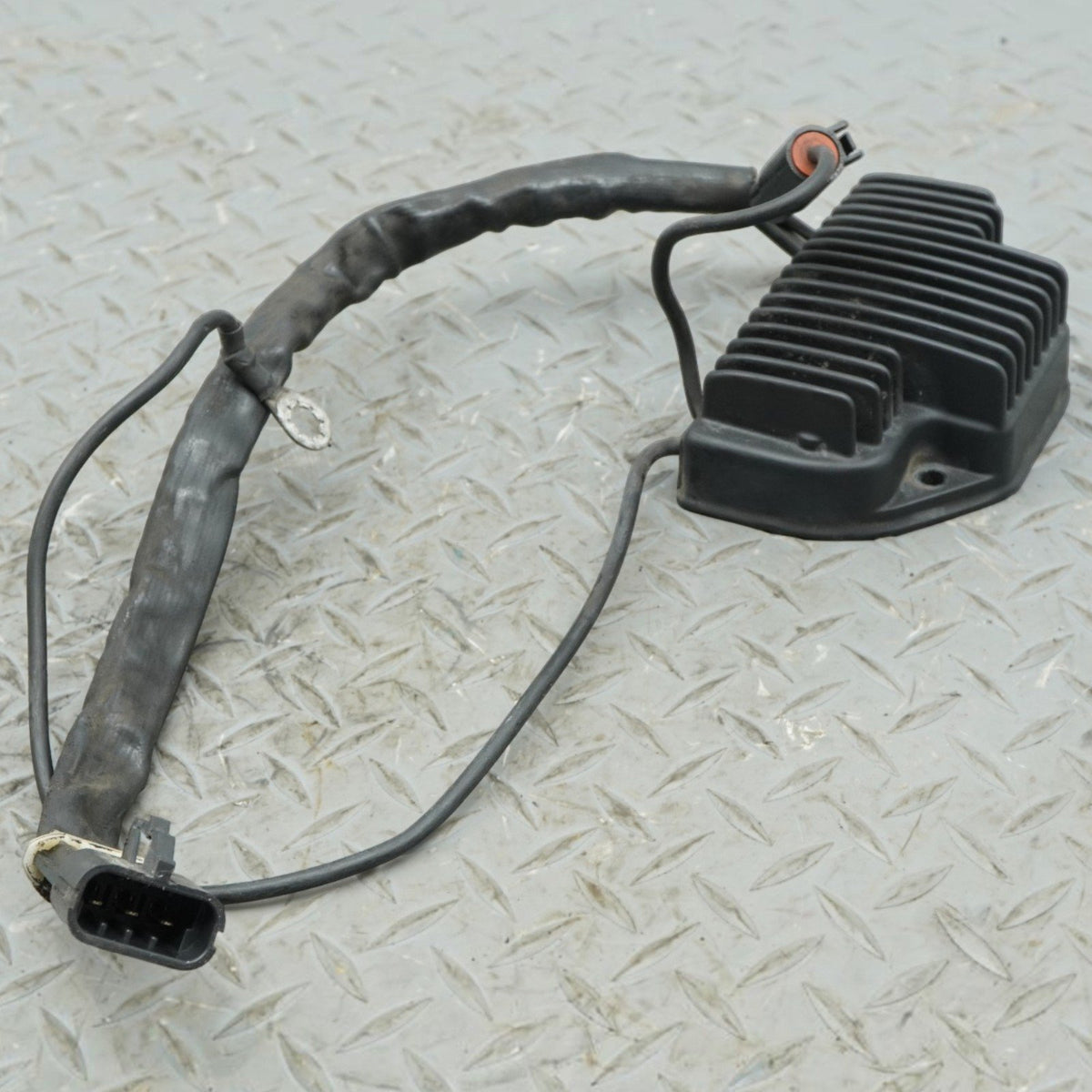 2002-2006 Harley Davidson V-Rod VRSCA Rectifier Voltage Regulator Control Module