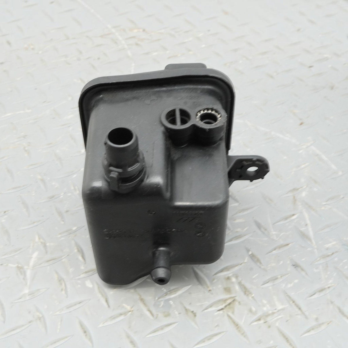 15-18 BMW X6 X5 F15 F16 F86 N63 Engine Coolant Expansion Tank Reservoir 7841266