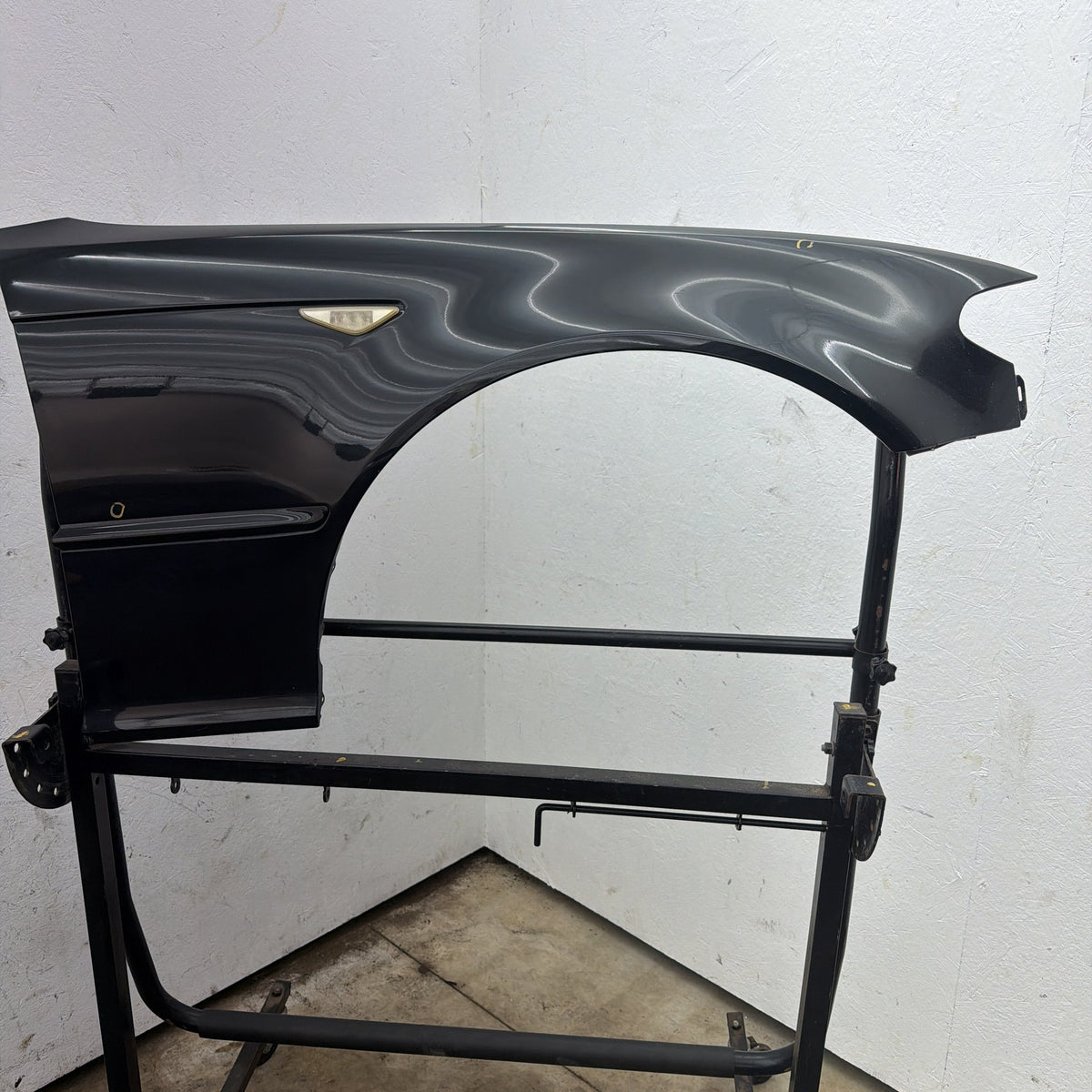 04-06 BMW 325Ci 330Ci E46 Convertible Coupe Front Right Fender Black 475 OEM