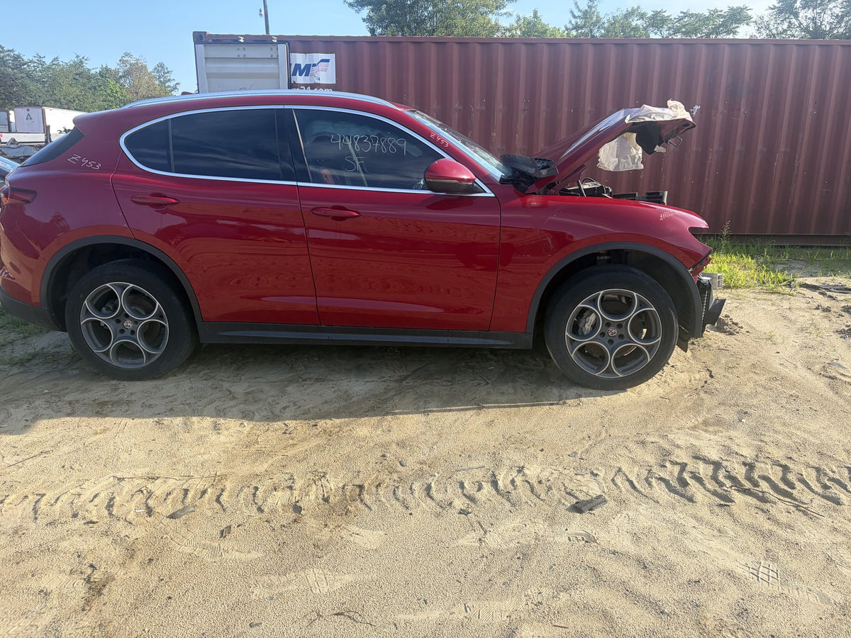 2016-2020 Alfa Romeo Stelvio 949