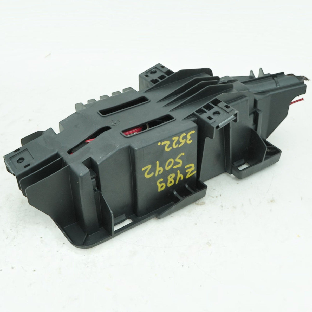 17-19 Mercedes GLS63 GLS550 GLS450 GLS350d X166 Fuse Relay Box A0025428819 OEM