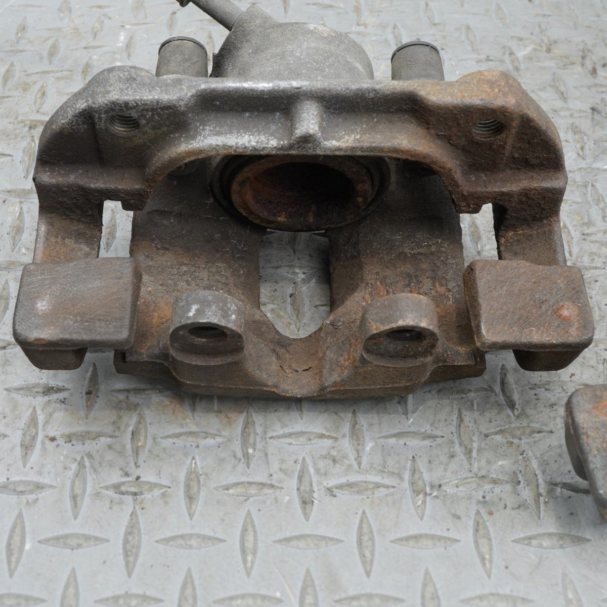 01-06 BMW 325Ci E46 Front Left Right Side Caliper Brake Stop 34116758113 OEM