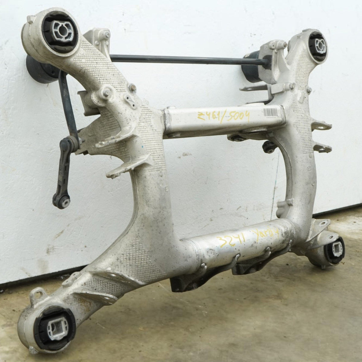 17-20 BMW 530i 540i M550 G30 Rear Subframe Crossmember Suspension 6861201 OEM