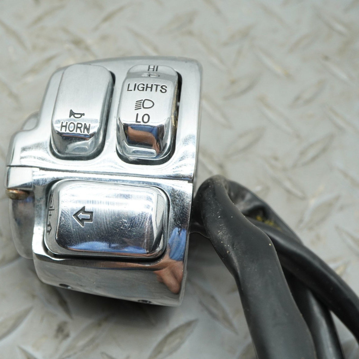 1999-2006 HARLEY-DAVIDSON ROAD KING FLHRCI Chrome LEFT SIDE HORN LIGHT SWITCH