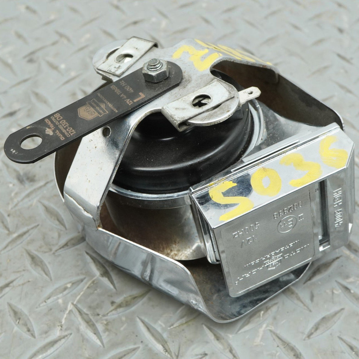 2008-2015 Harley-Davidson FLSTC Electric Horn with Mounting Bracket High Tone