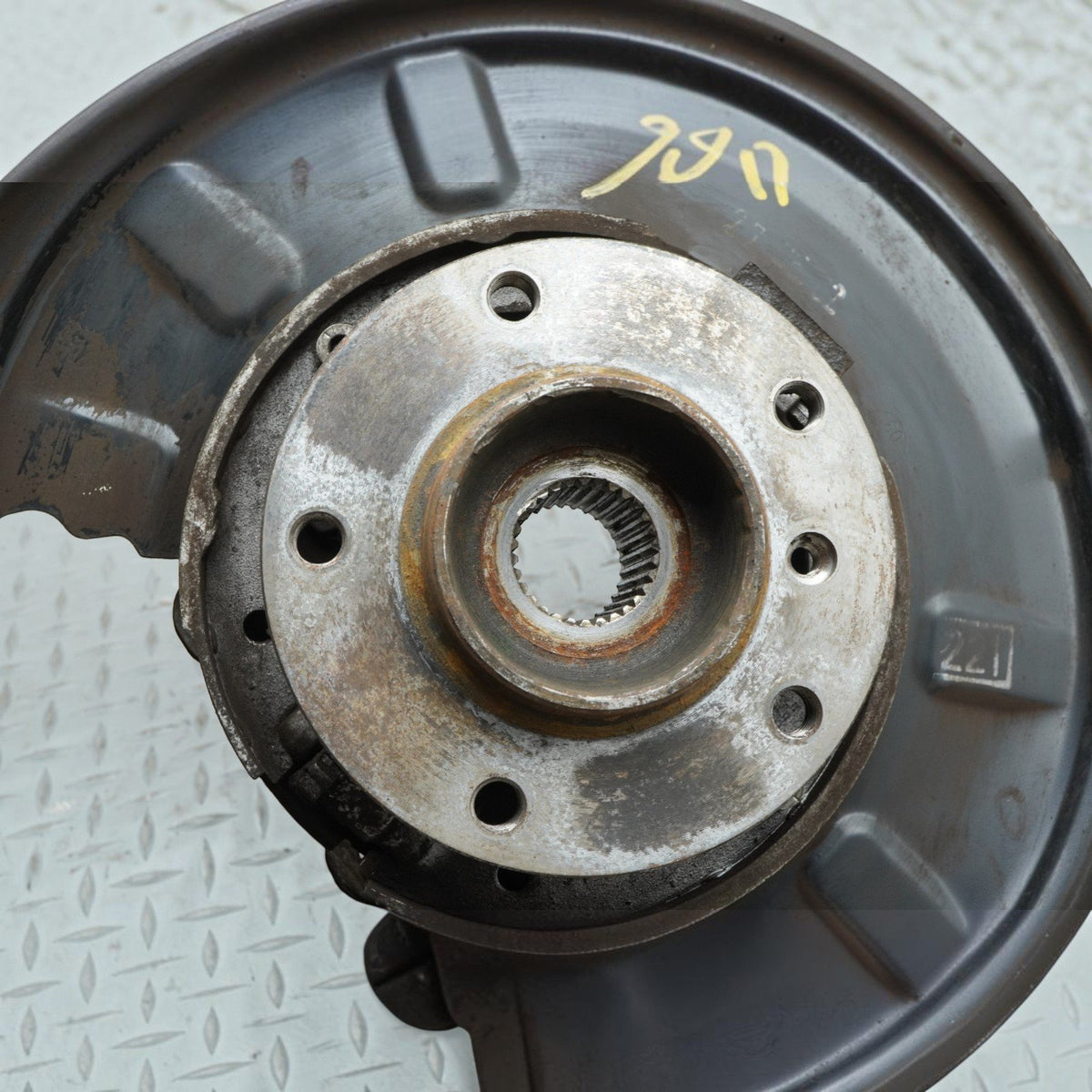 99-06 BMW 320 323 325 328 330 E46 Rear Left Driver Side Knuckle Spindle OEM
