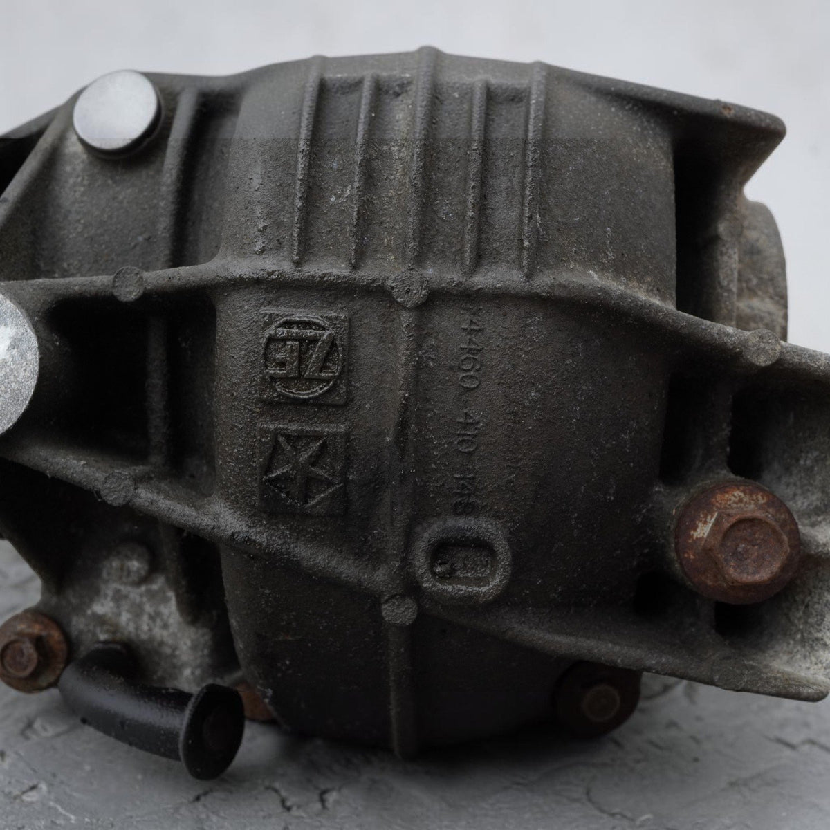 15-23 Dodge Challenger R/T Rear Differential Carrier 3.90 Ratio 05038703AD OEM