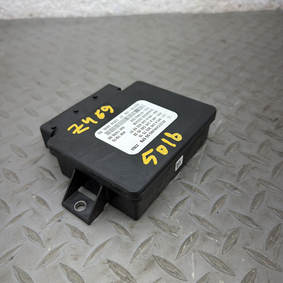 13-16 Mercedes GL350 GL450 GL550 X166 Parking Brake Electric Module A2469007510