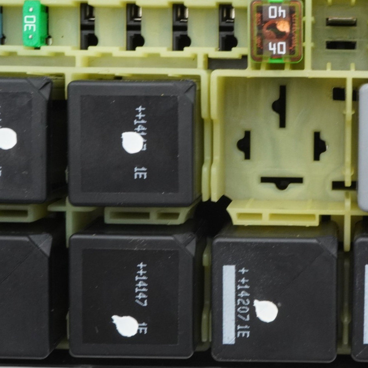 2014 Land Range Rover Sport L494 3.0L Supercharged Engine Fuse Box 1417621B OEM