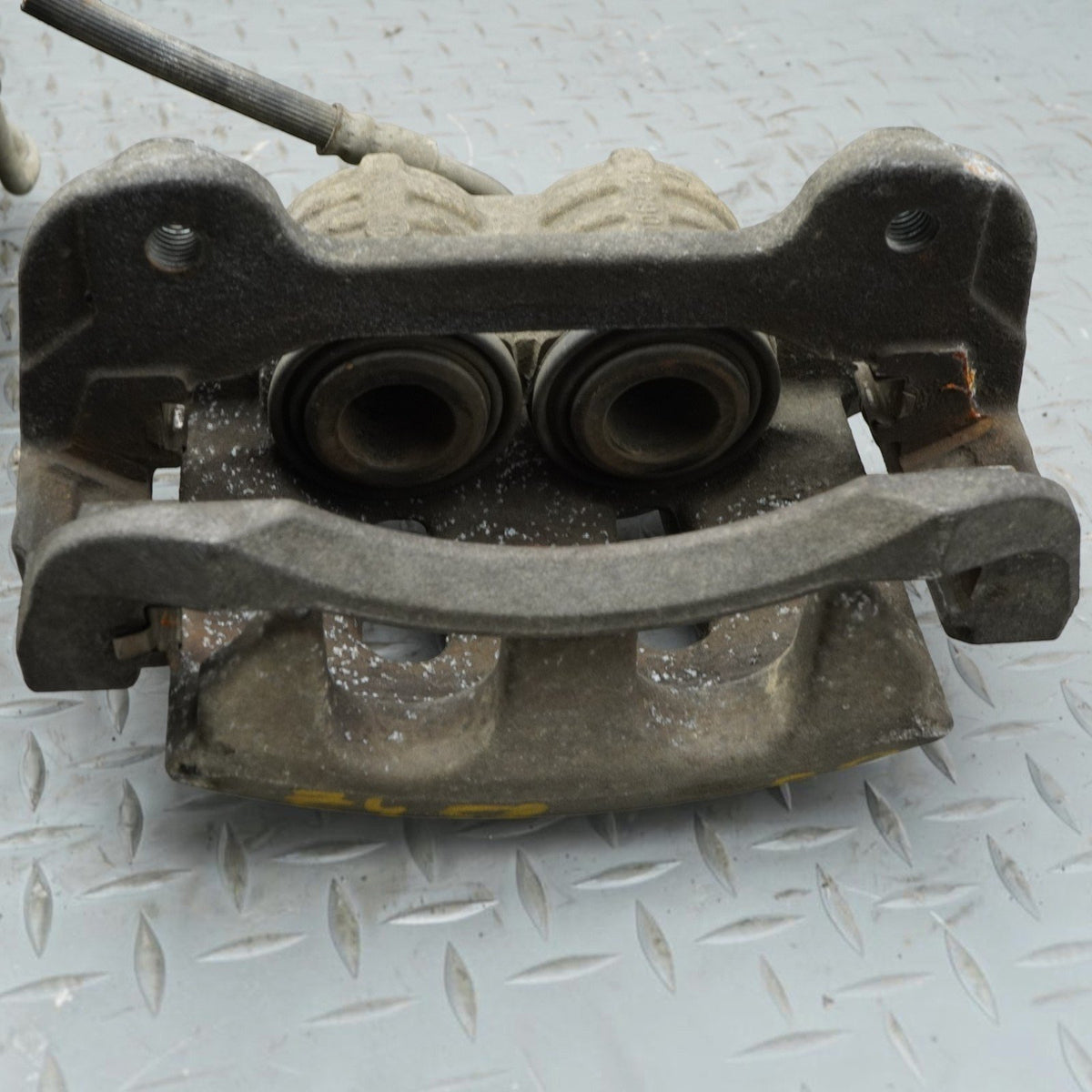 2012 Ford Mustang Coupe Front Caliper BR33-2B119-AE/ BR33-2B118-AE