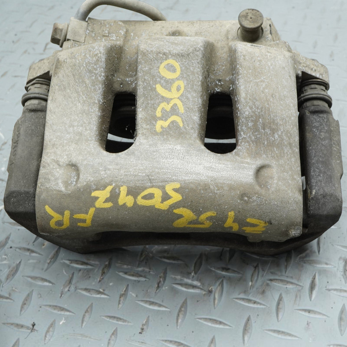 2012 Ford Mustang Coupe Front Caliper BR33-2B119-AE/ BR33-2B118-AE