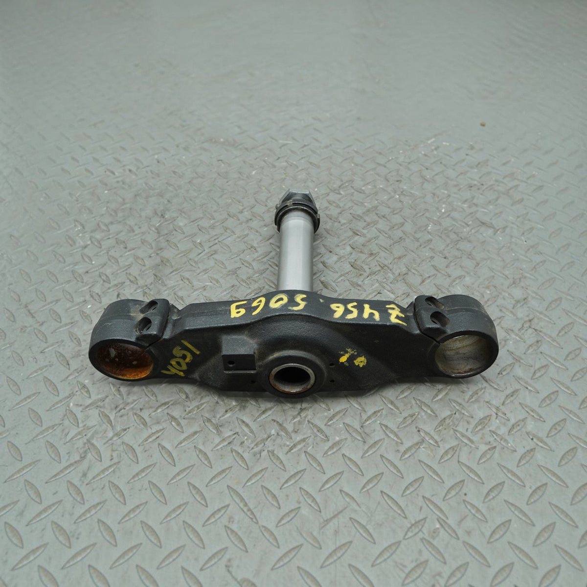 09-13 Kawasaki Vulcan VN1700J Vaquero Triple Tree Steering Clamp Bottom lower