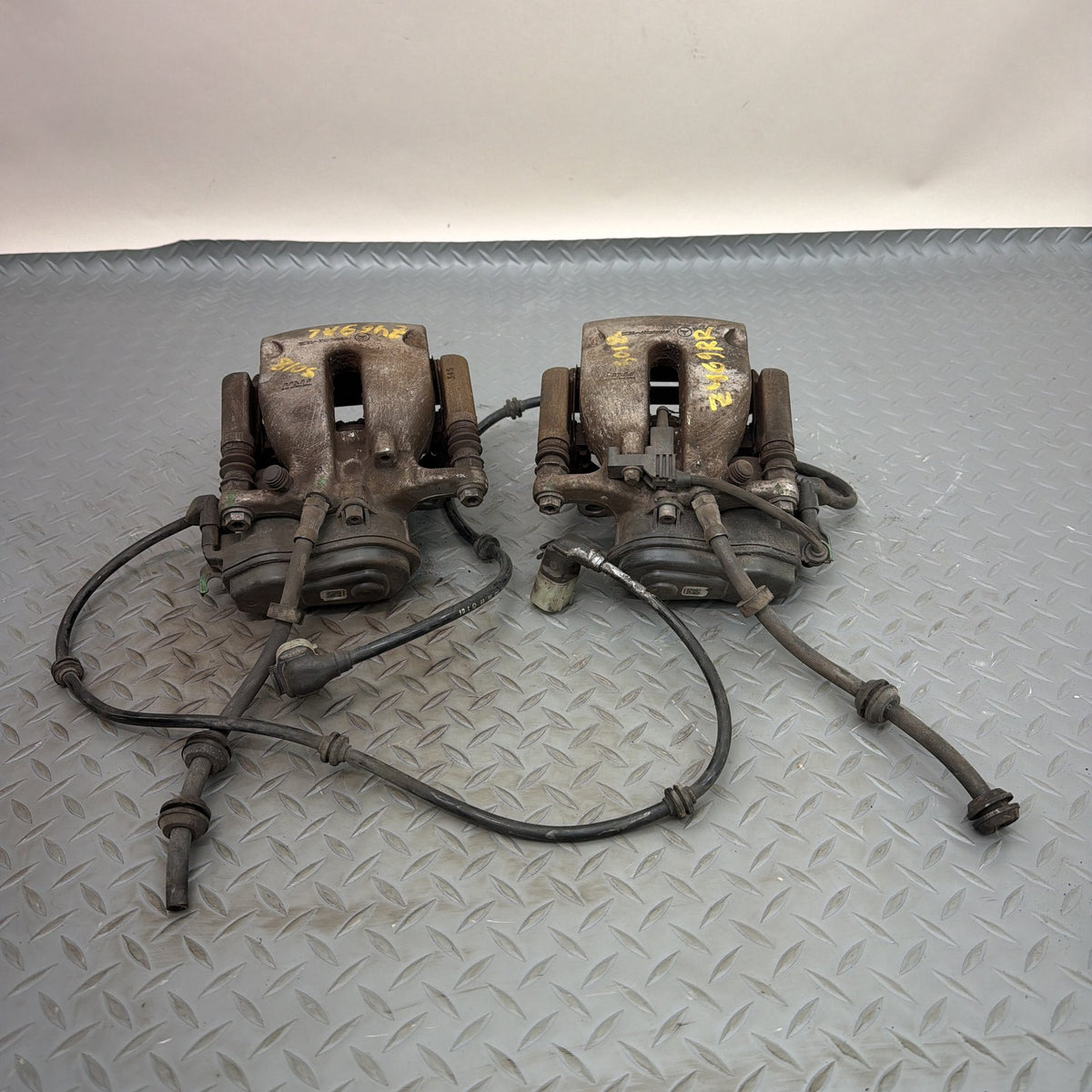 13-16 Mercedes GL450 GL550 X166 AMG Rear Brake Caliper Left Right 1664230581 OEM