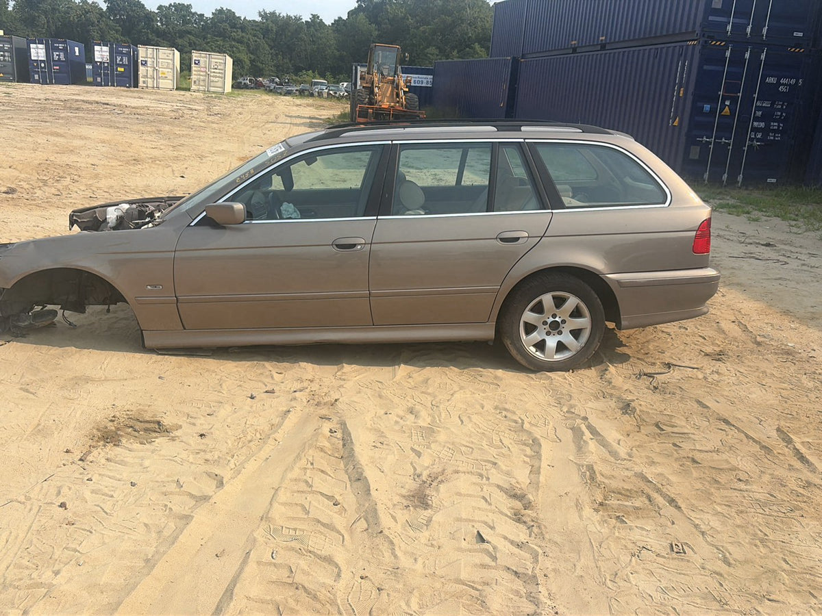 2002 BMW 525I E39