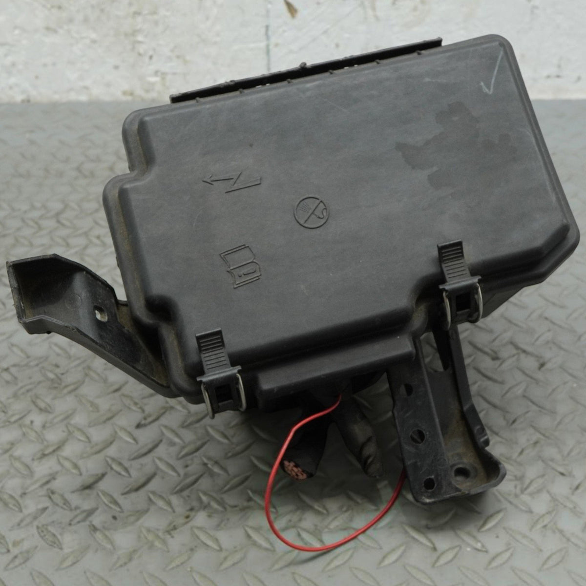 17-19 Mercedes GLS550 GLS450 GLS350d X166 Fuse Box Junction A1665400182 OEM