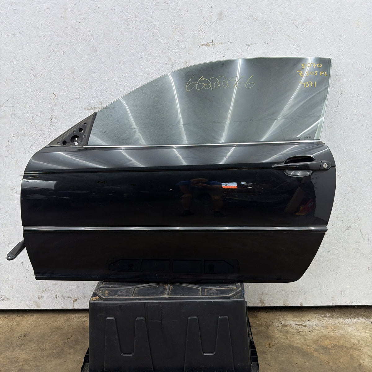 00-06 BMW M3 325Ci 330Ci 323Ci E46 Coupe Convertible LH Front Door Black 475 OEM