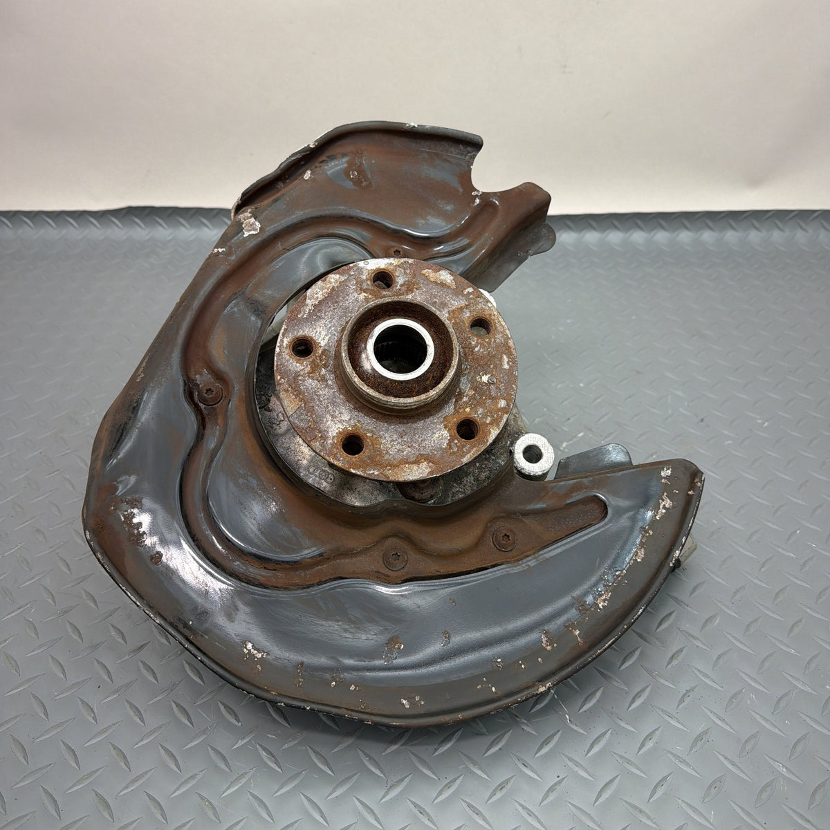 12-18 Audi S7 S6 A6 A7 4G C7 Rear Left Side Knuckle Spindle Hub 8R0505431F OEM