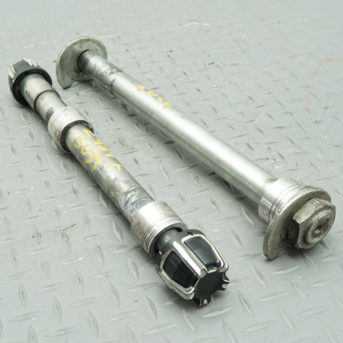 12-13 Harley Electra Glide Classic FLHTC Wheel Axle Shaft Bolt Set of 2 OEM