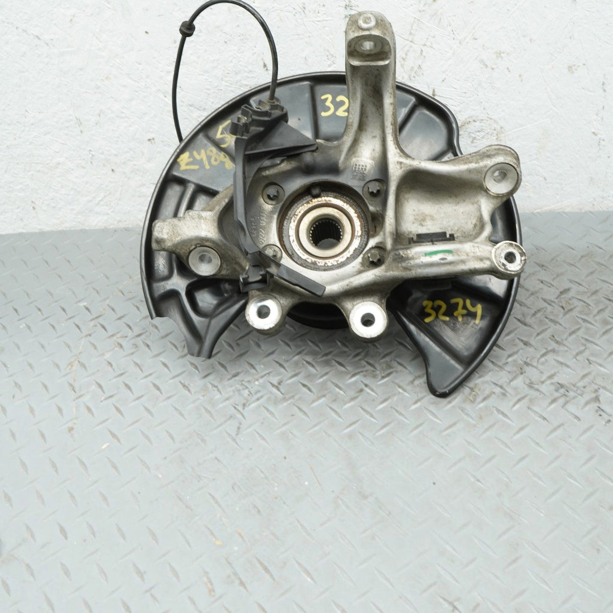 14-20 Mercedes W222 S550 Rear Left Driver Spindle Knuckle Wheel Hub 2223500941