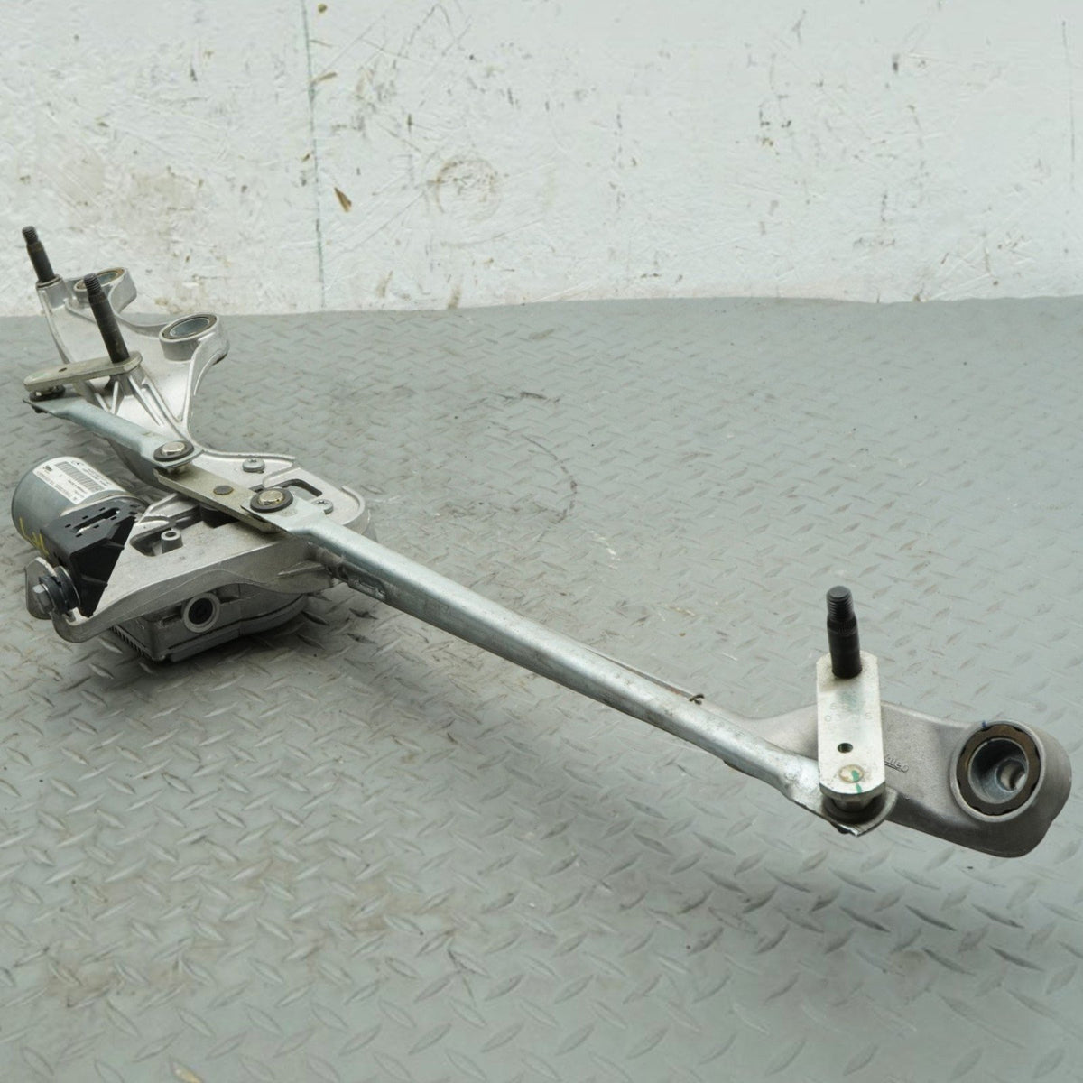 14-17 Mercedes S550 S400 S600 S63 Wiper Linkage A2228200142 OEM