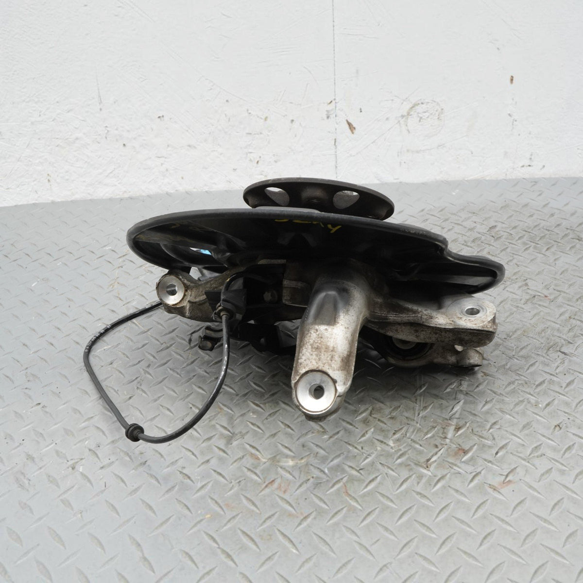 14-20 Mercedes W222 S550 Rear Left Driver Spindle Knuckle Wheel Hub 2223500941