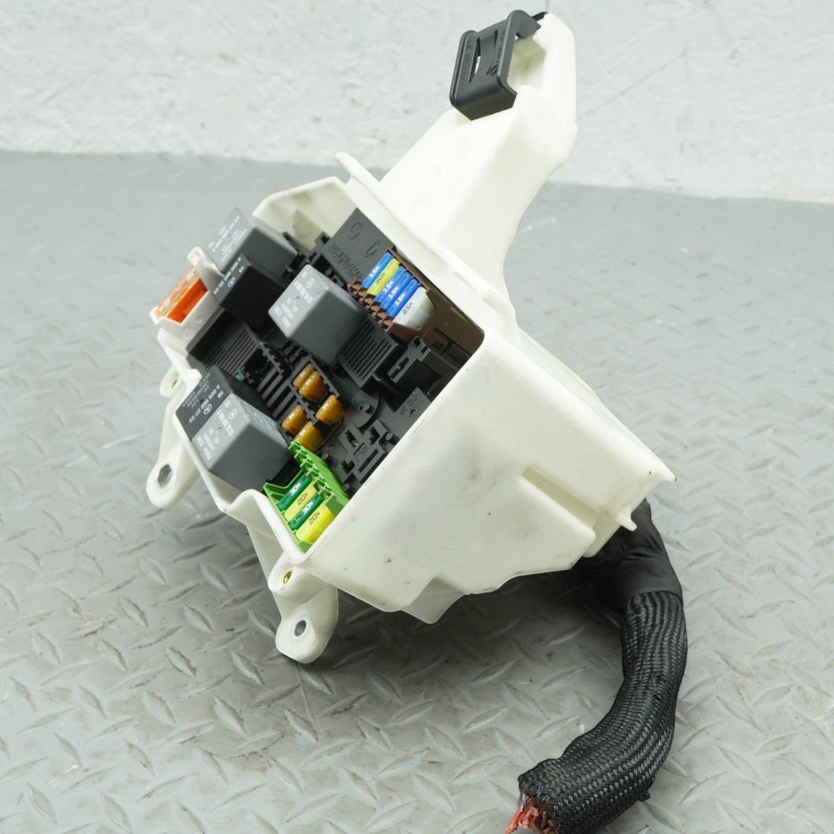 14-17 Mercedes-Benz S550 S400 S550E S600 Fuse Relay Box Junction A0009822923 OEM