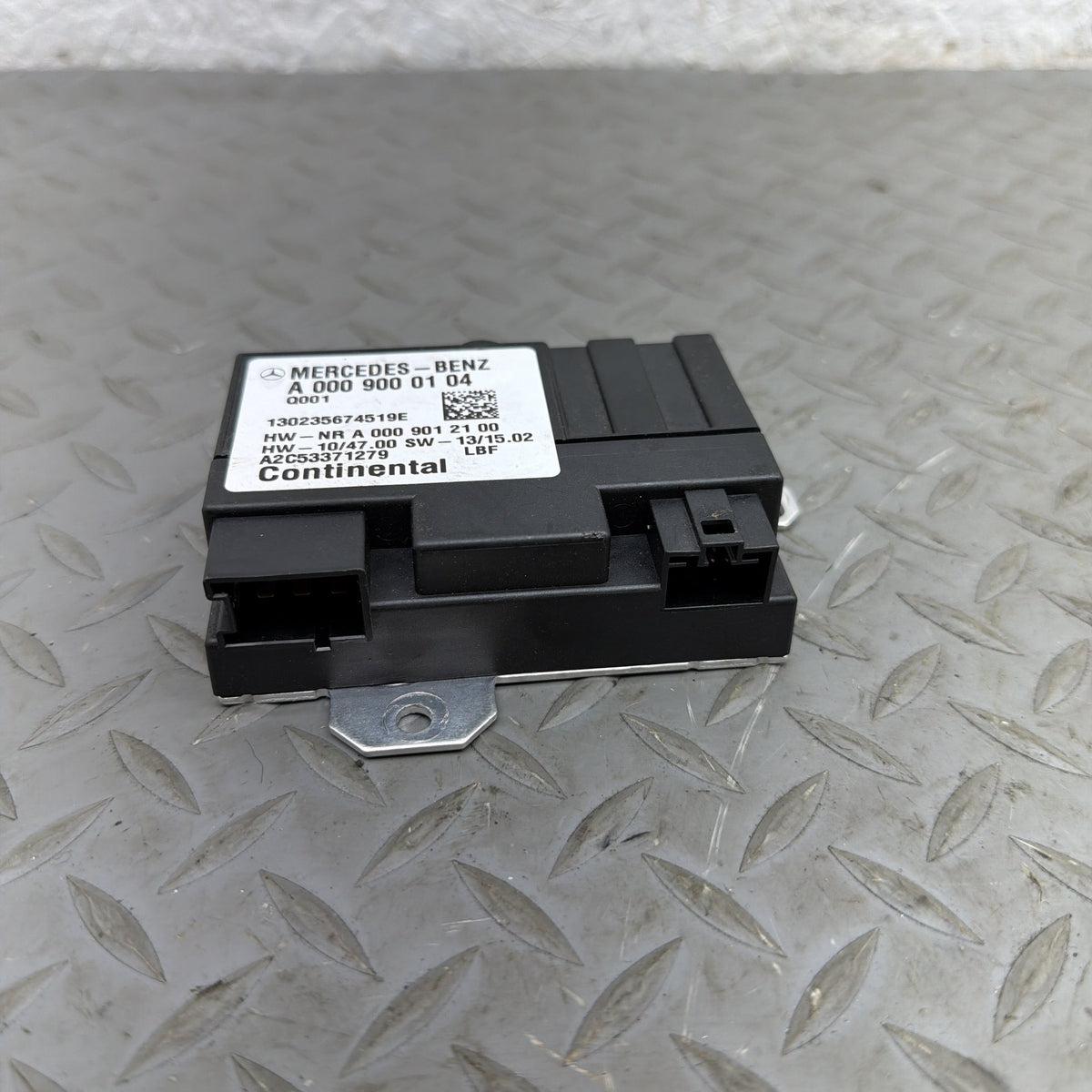 13-16 Mercedes GL450 GL550 GL63 X166 Fuel Pump Control Module 0009000104 OEM