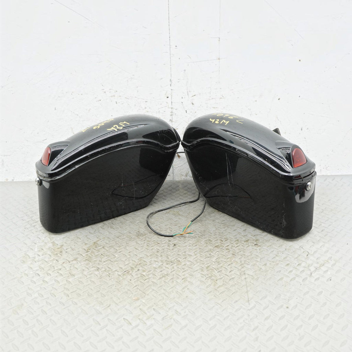 05-09 Suzuki Boulevard C50 VL800 Motorcycle saddlebags Storage Rear Left Right