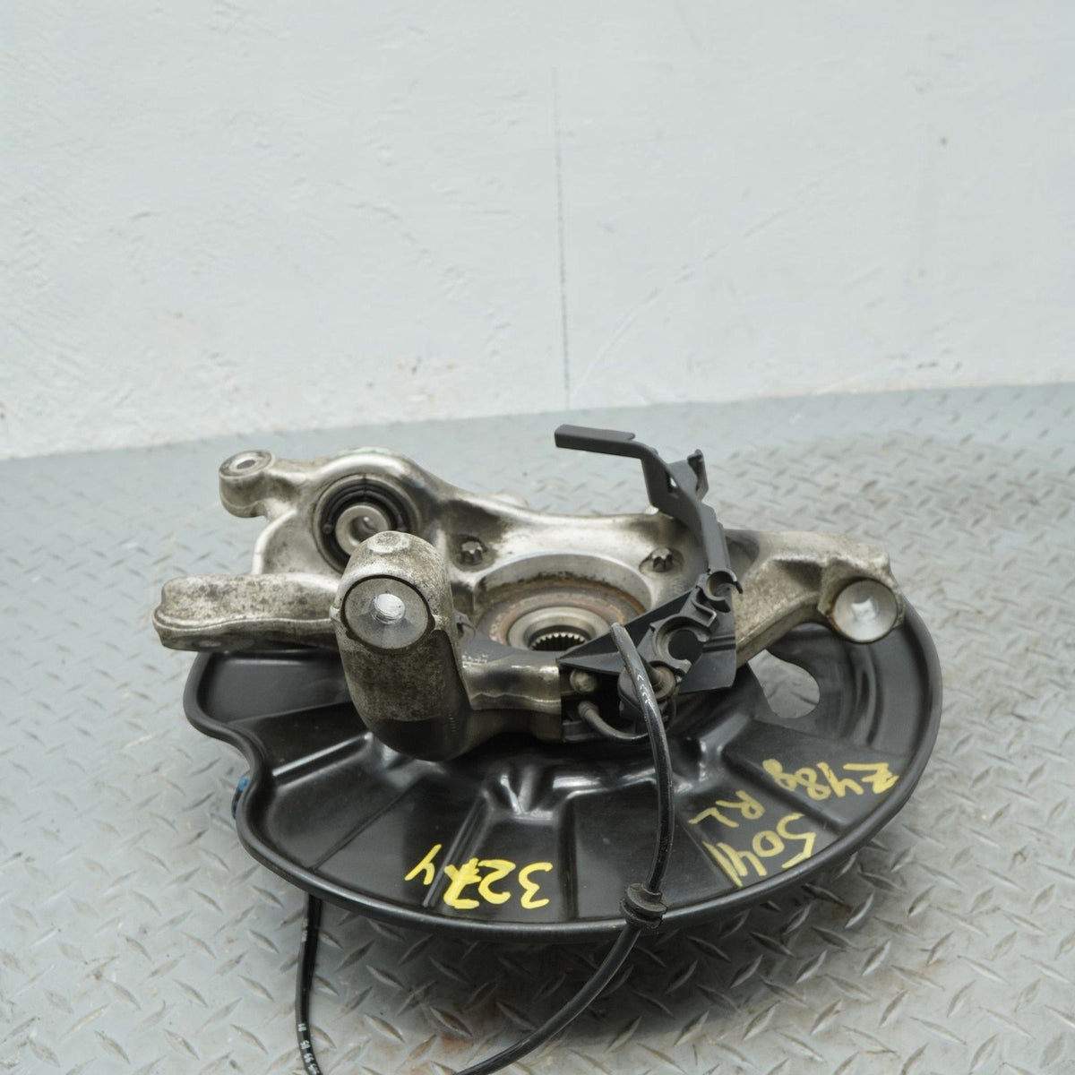 14-20 Mercedes W222 S550 Rear Left Driver Spindle Knuckle Wheel Hub 2223500941
