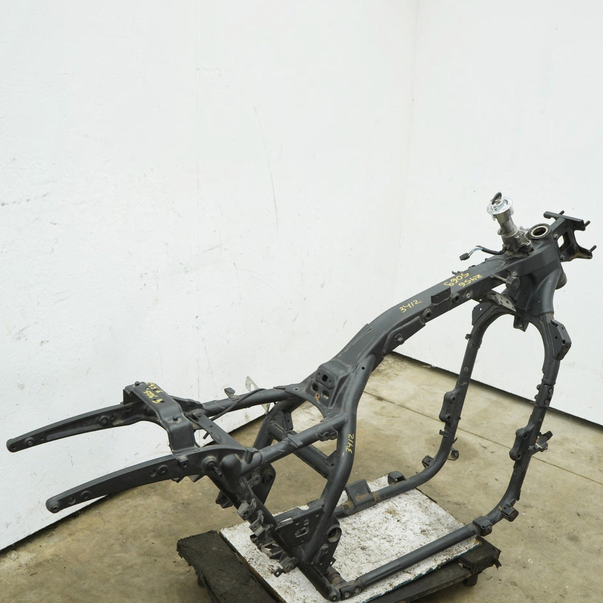 2012 Kawasaki Vulcan VN1700J Vaquero Main Lower Body Backbone Cradle OEM