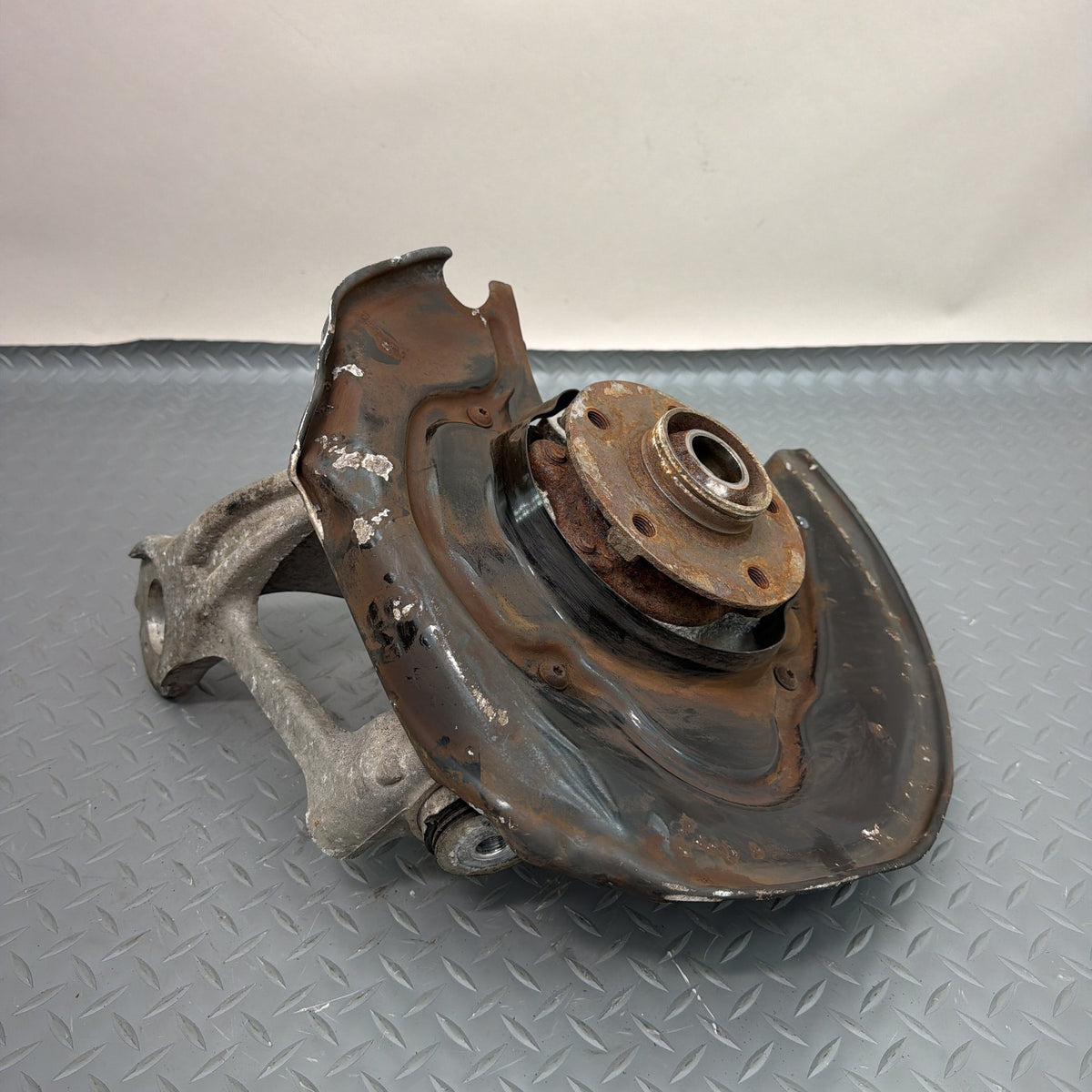 12-18 Audi S7 S6 A6 A7 4G C7 Rear Left Side Knuckle Spindle Hub 8R0505431F OEM