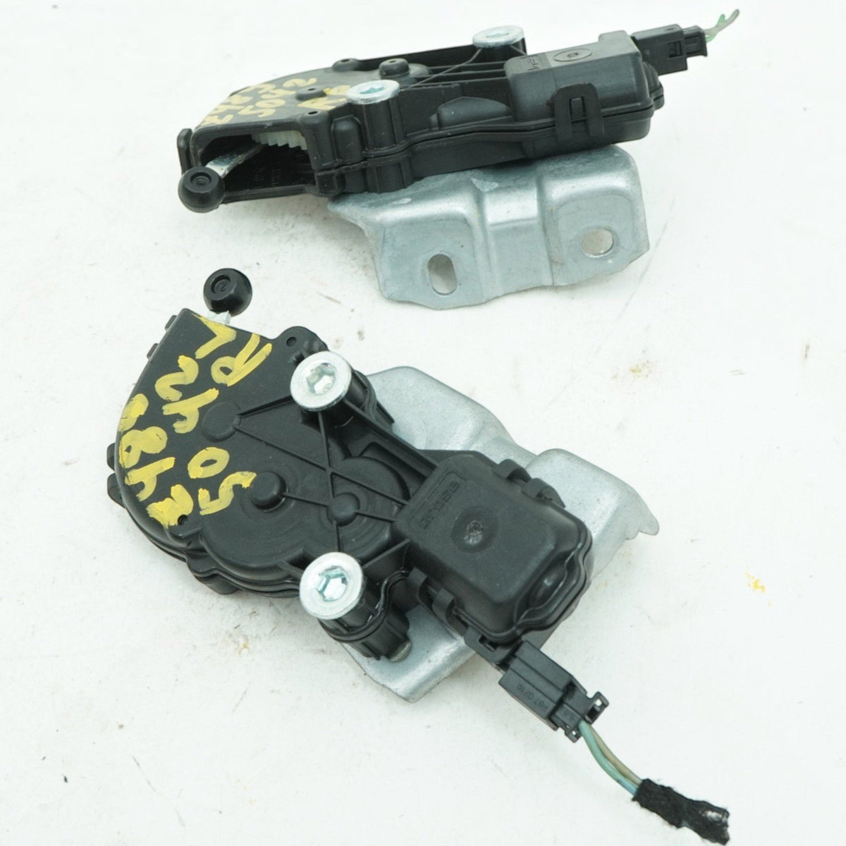 17-19 Mercedes GLS450 X166 Left Rear Quarter Window Regulator A1666700004 OEM