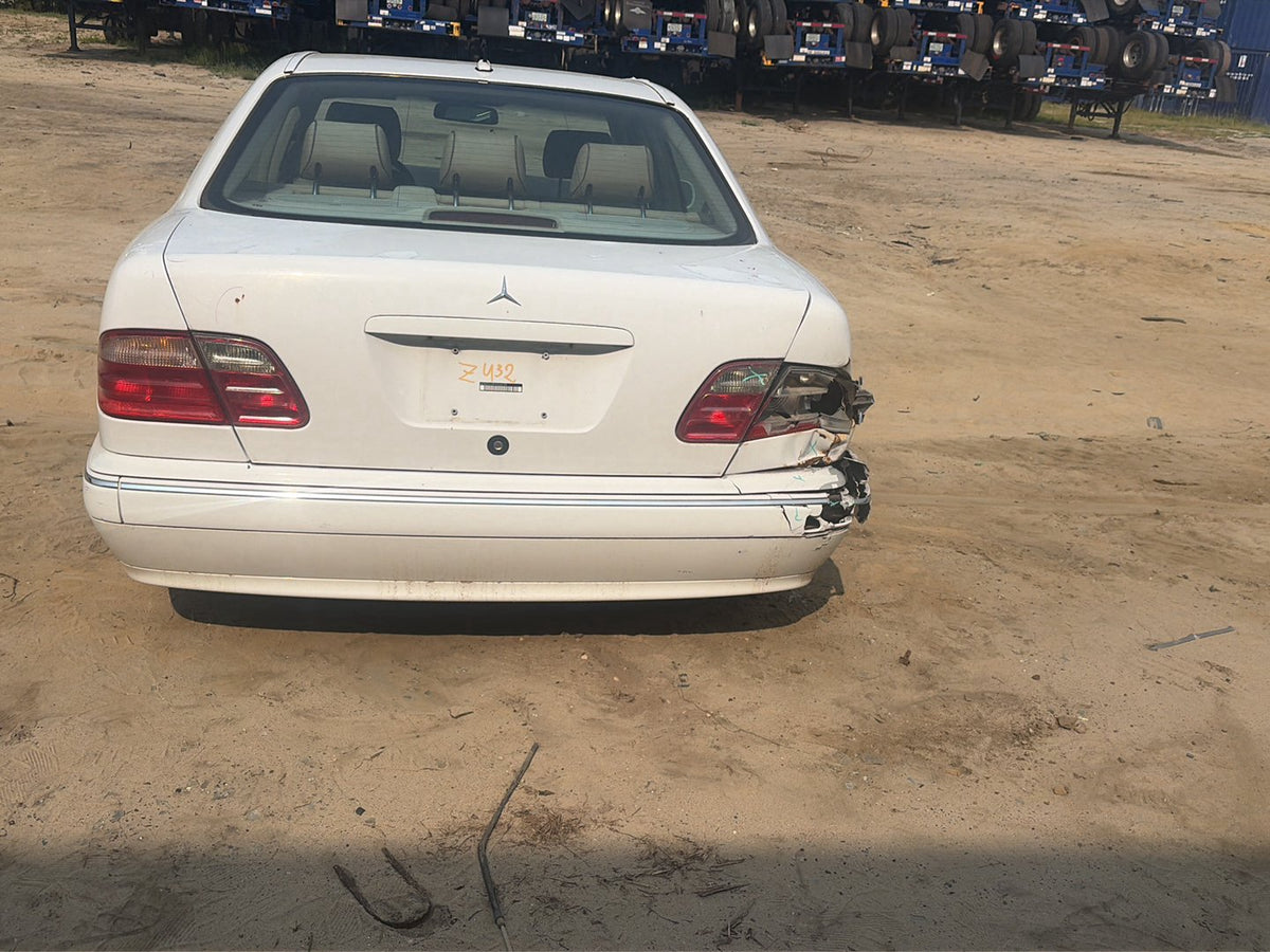 2000 Mercedes-Benz E-Class