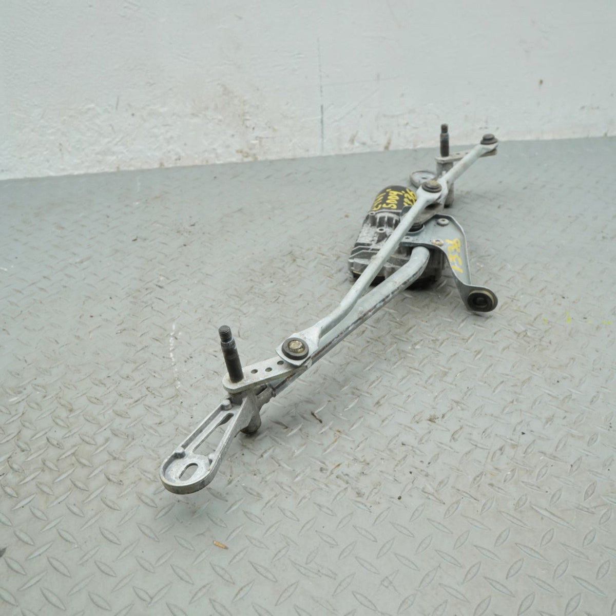 17- 20 BMW 530i 540i M550i M5 G30 Wiper Linkage Motor Windshield 6161745048 OEM