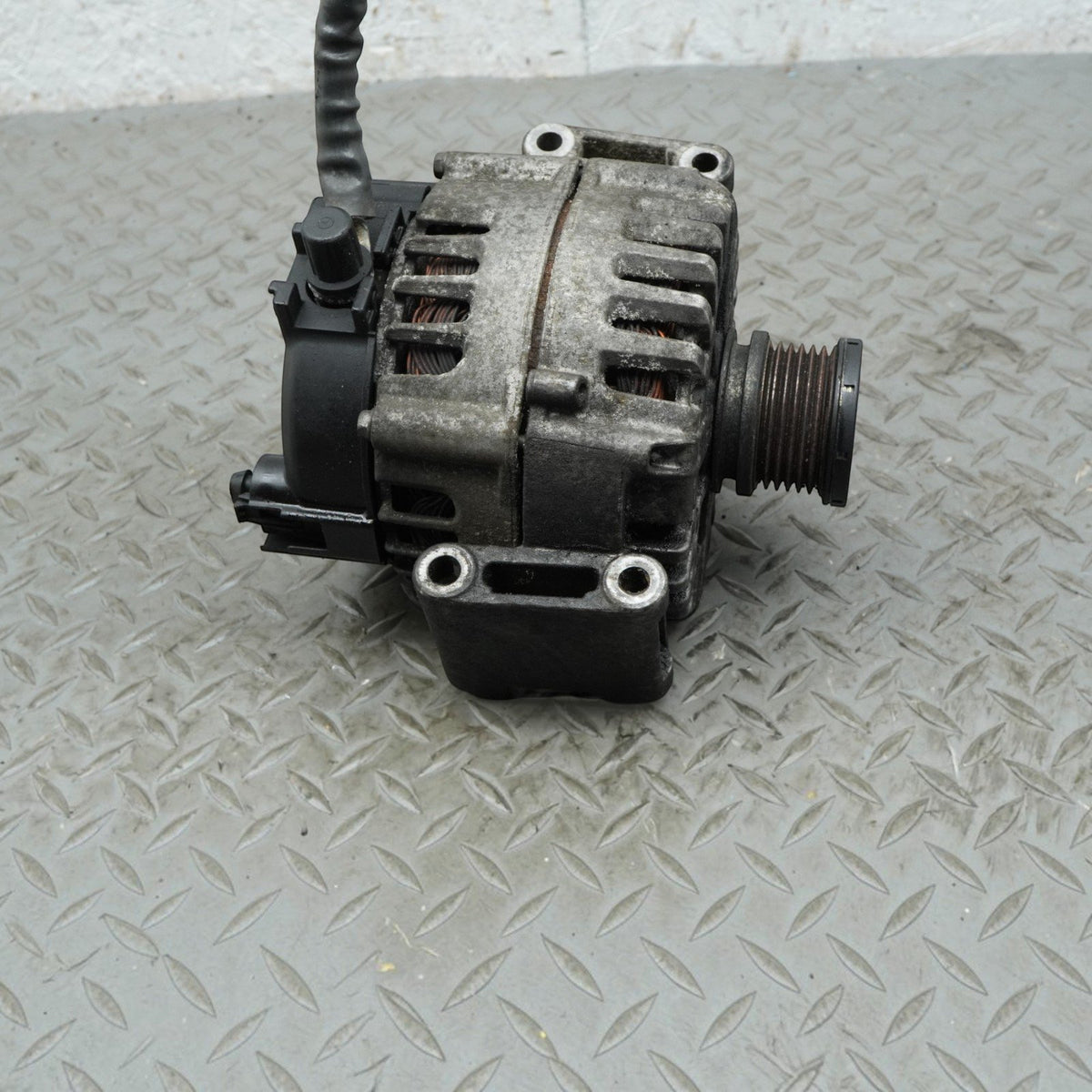 2014 Mercedes E350 C207 Alternator Generator 180AMP Valeo Unit A0009063622 OEM