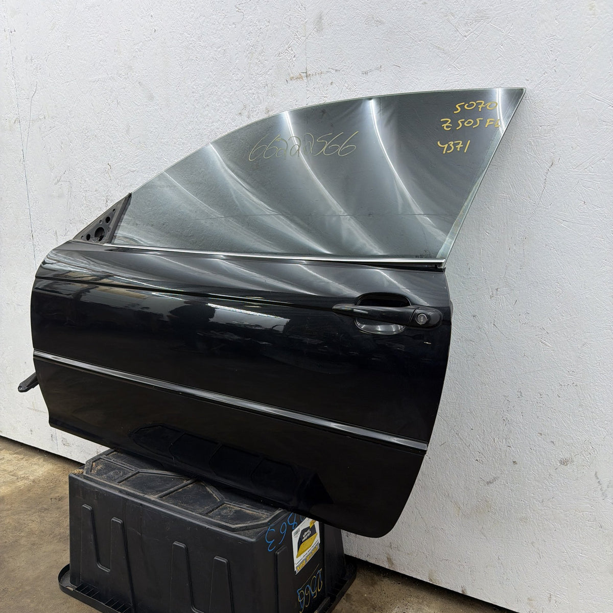 00-06 BMW M3 325Ci 330Ci 323Ci E46 Coupe Convertible LH Front Door Black 475 OEM