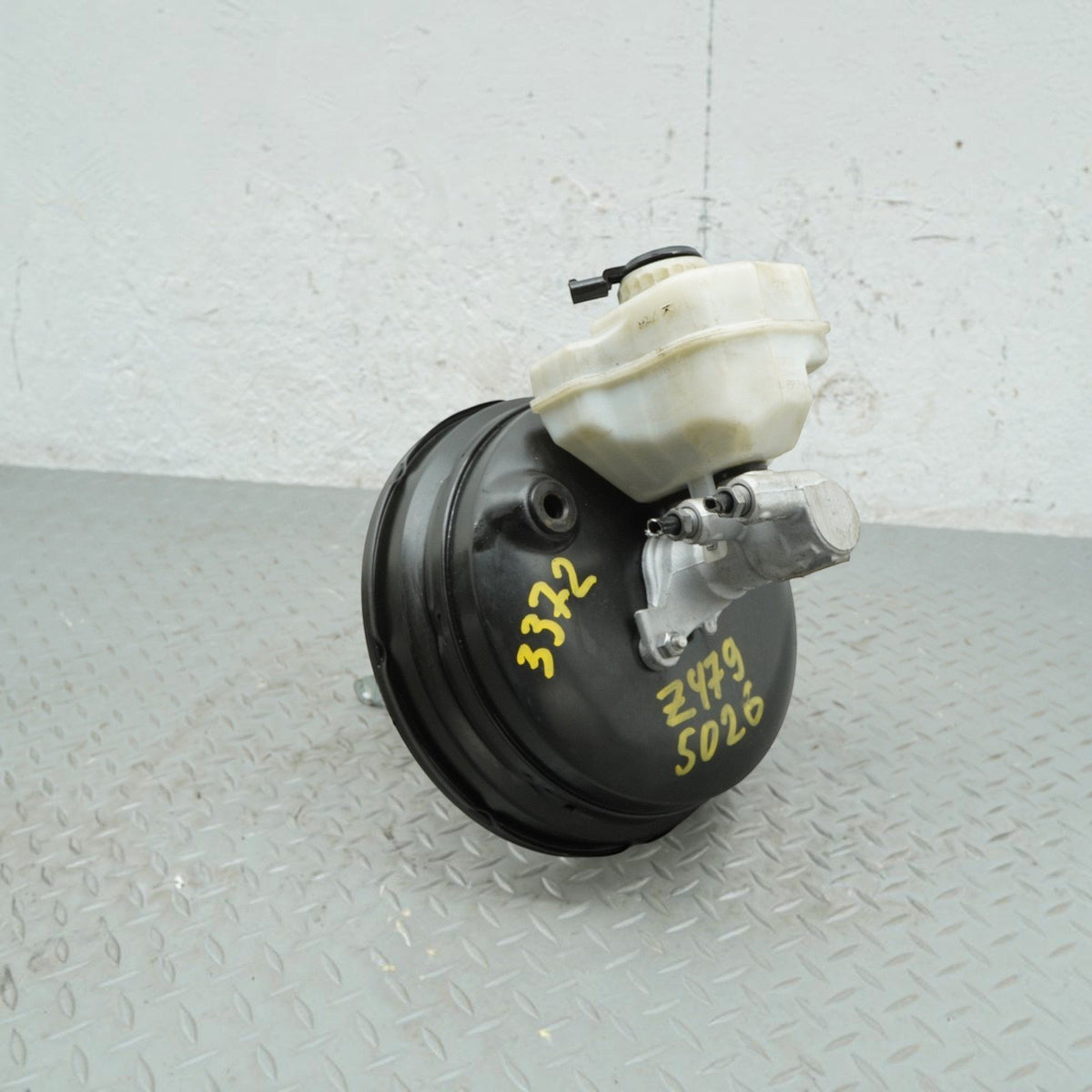 14-16 Rover Range L494 Power Brake Booster Master Cylinder Tank DPLA2B195BB OEM