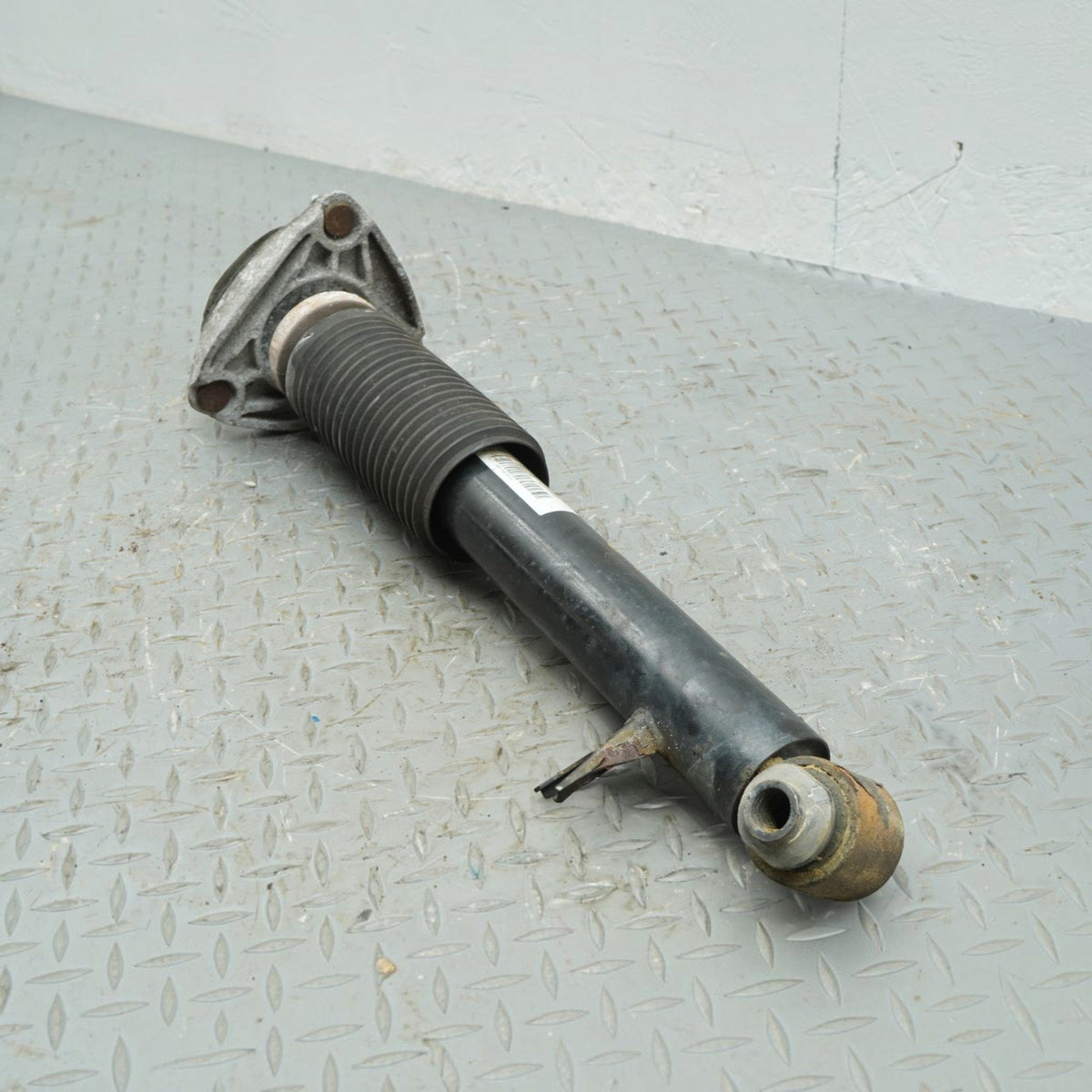 14-18 BMW X5 F15 Left LH Rear Strut Shock Suspension Absorber 33526867865 OEM