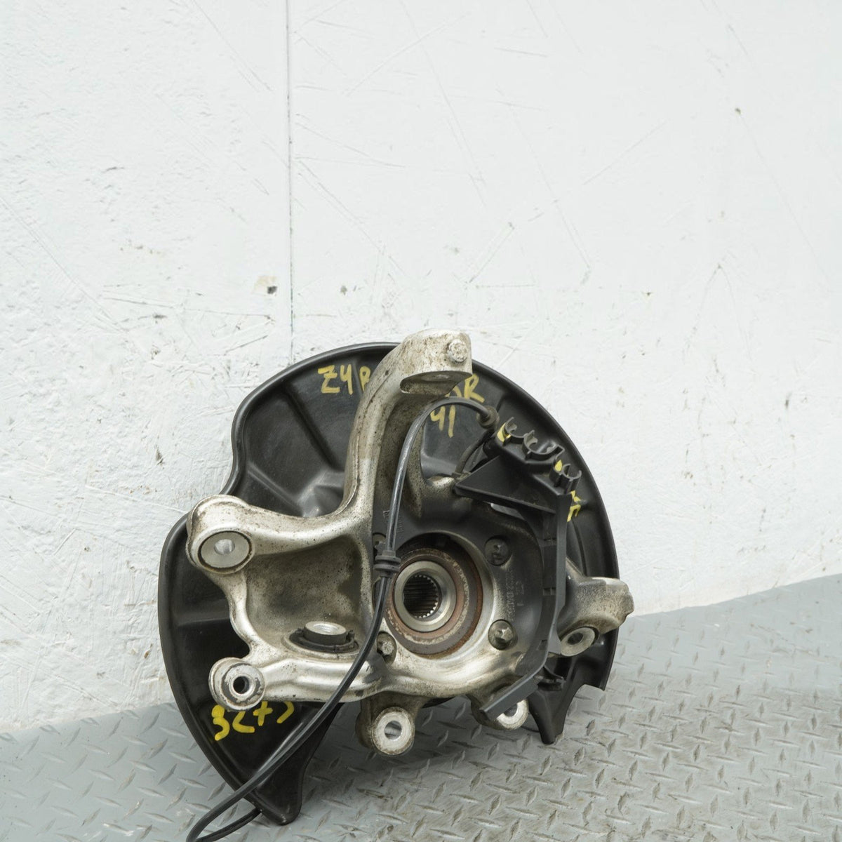 14-20 Mercedes W222 S550 Rear Right Spindle Knuckle Wheel Hub RH 2223501041 OEM
