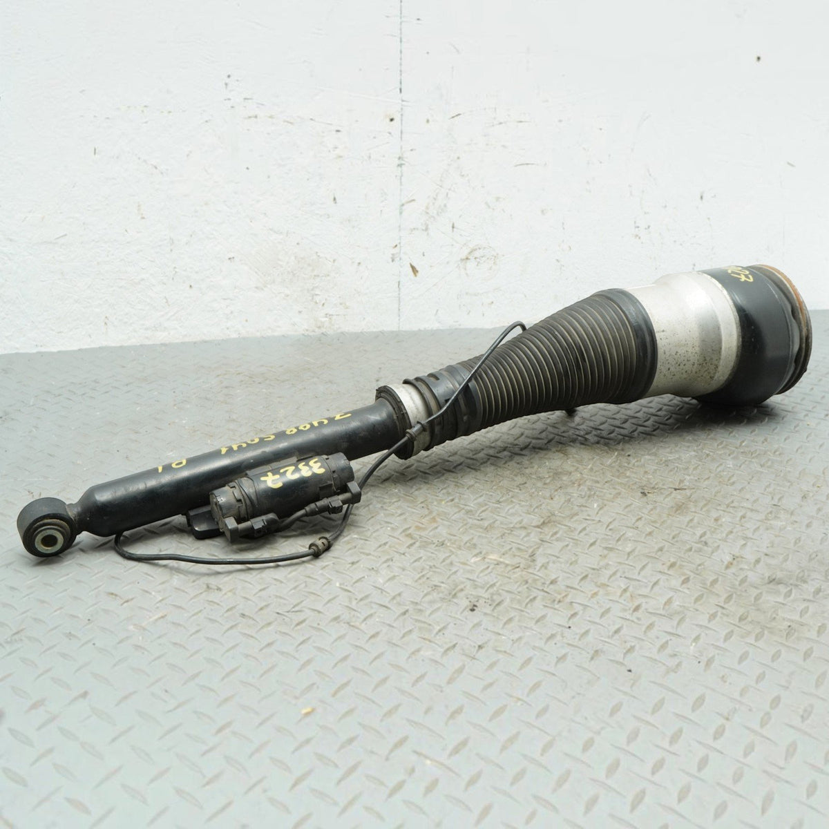 14-16 MercedesS550 S400 W222 Rear Right Shock Suspension Strut A2223200413 OEM