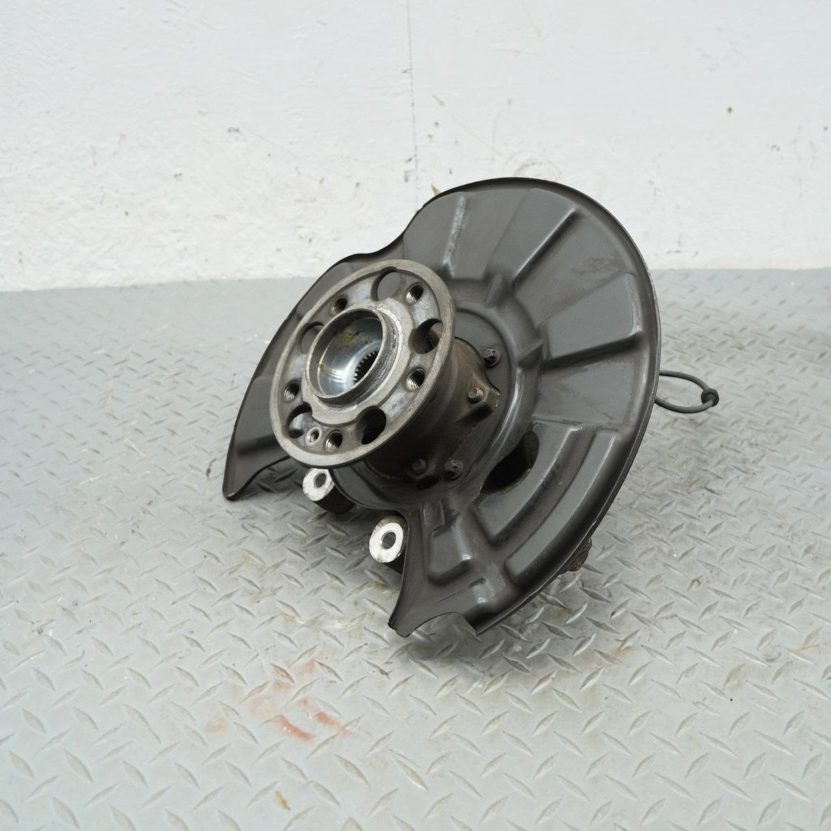14-20 Mercedes W222 S550 Rear Left Driver Spindle Knuckle Wheel Hub 2223500941