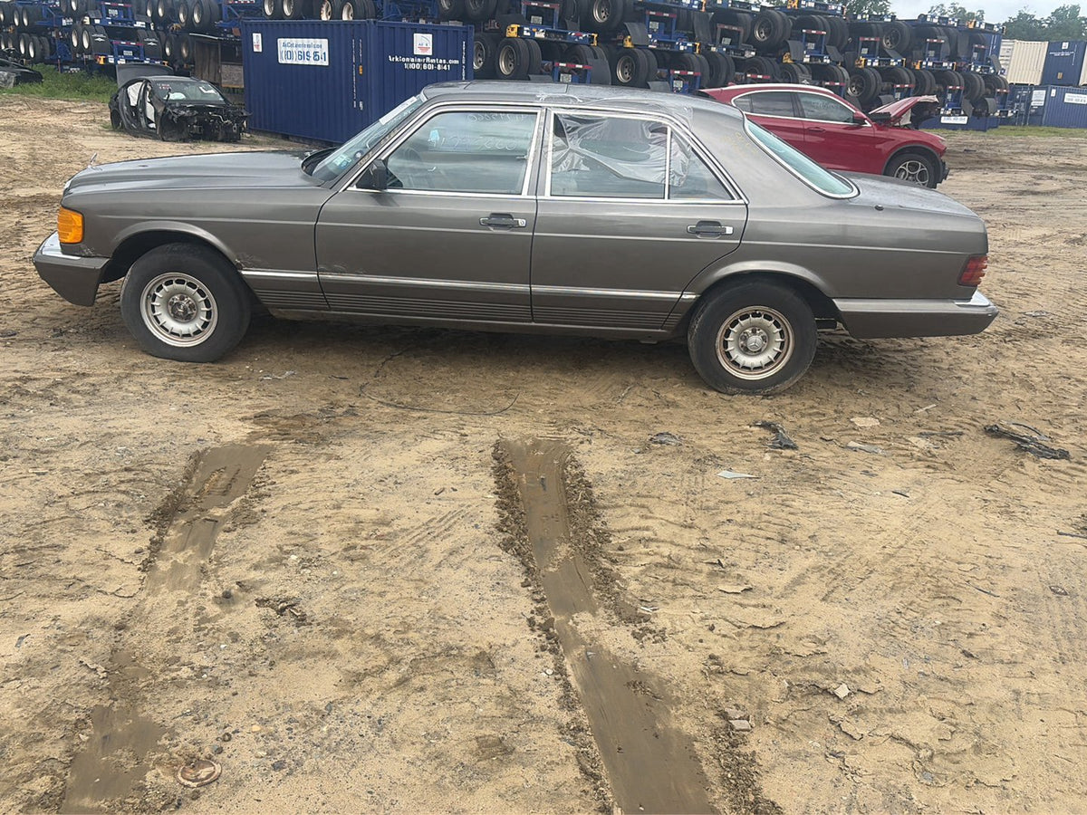 1979-1991 Mercedes-Benz 380SE S-Class W126 W126