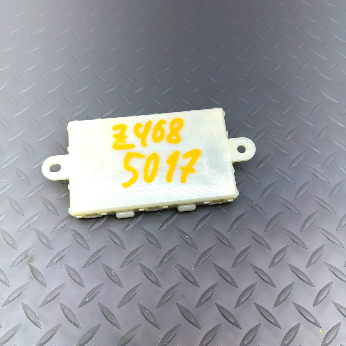 14-17 Mercedes S550 S600 S63 W222 Keyless Go Control Module A2229003308 OEM