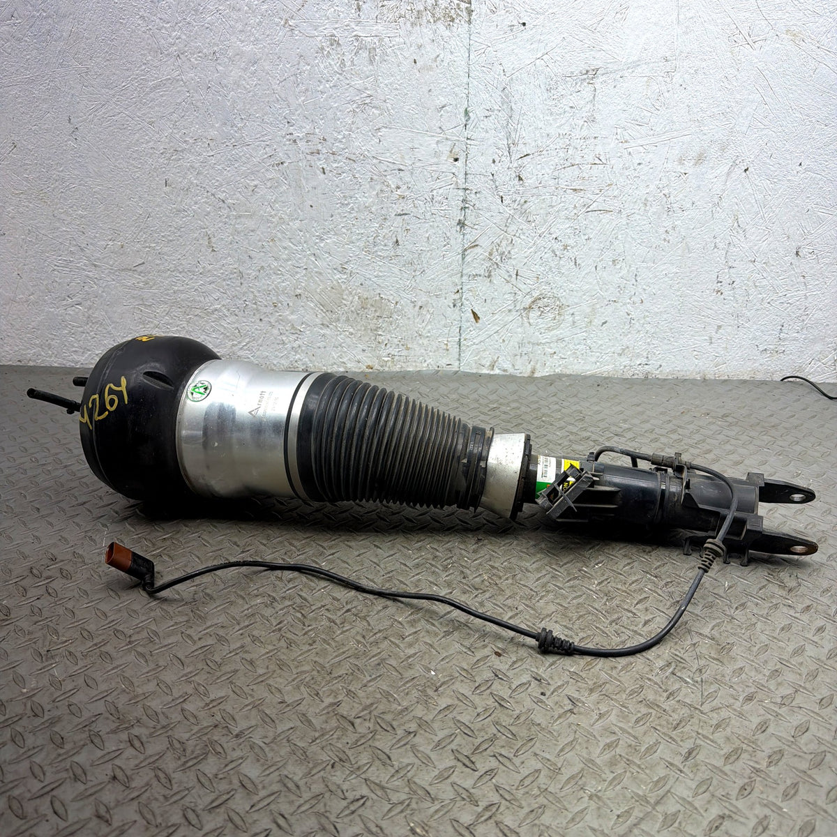 14-16 Mercedes S550 S550e W222 Left Front Air Strut Shock A2223208313 OEM
