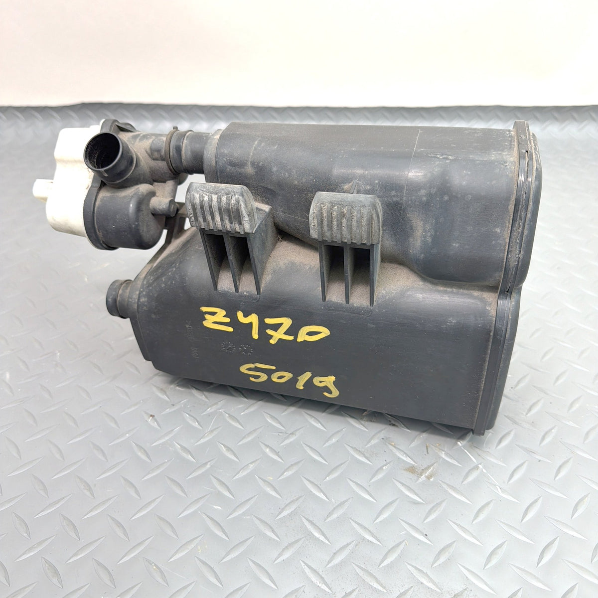 06-10 BMW M6 650i E63 E64 Fuel Vapor Evaporator Charcoal Canister 7162365 OEM